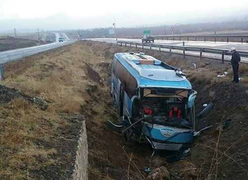 تصادف اتوبوس حامل اساتید,تصادف اتوبوس حامل اساتید در همدان,واژگونی اتوبوس اساتید کشور در جاده ملایر