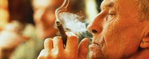 عکس از مرد سیگاری
