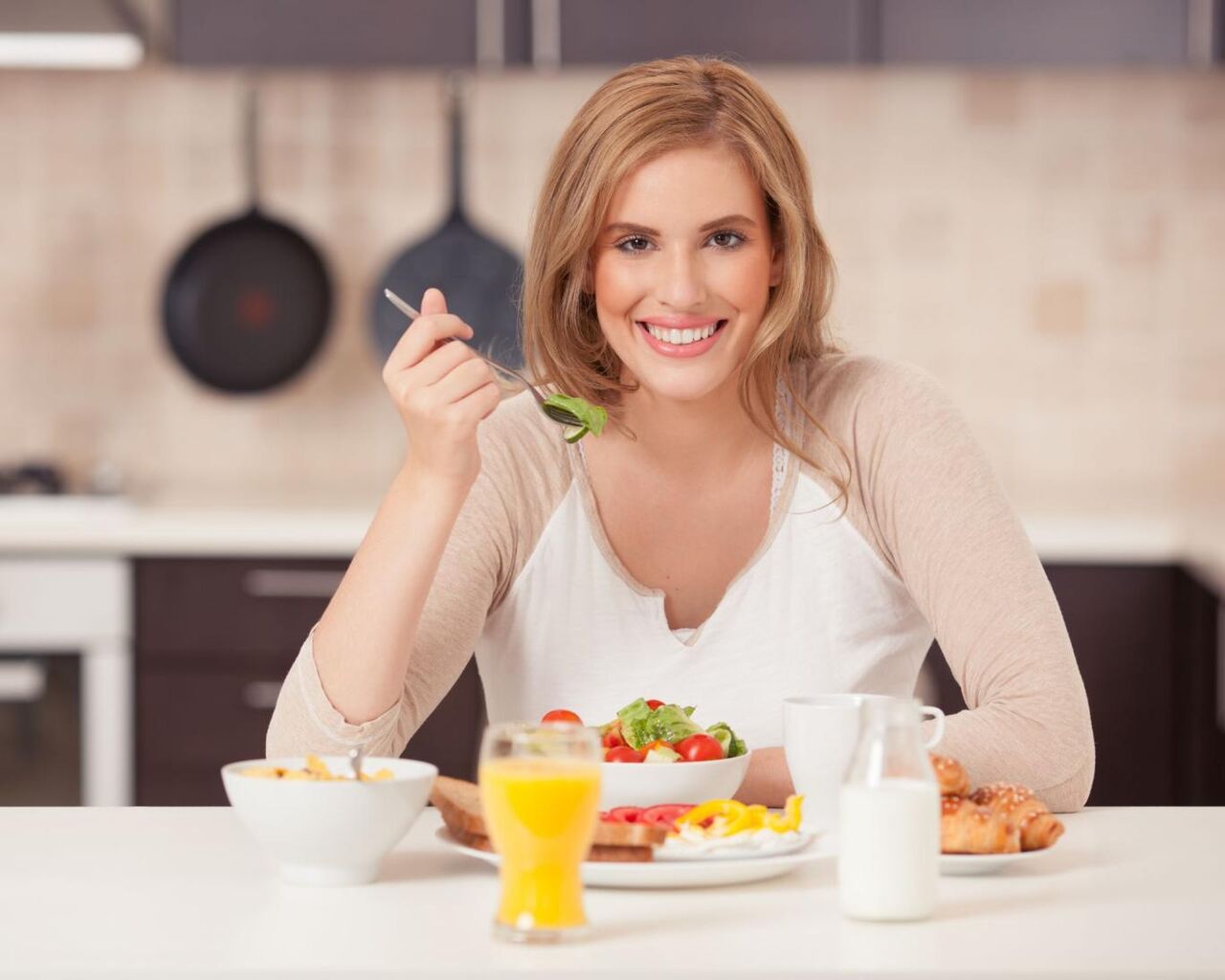 مصرف سبزیجات، به ویژه در ابتدای وعده صبحانه، باعث کاهش هورمون‌هایی می‌شود...