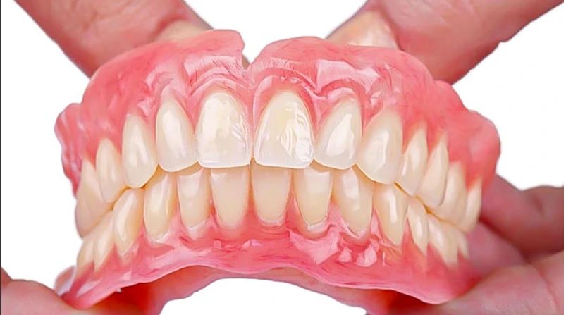 دلایل و علائم حساسیت به پروتز دندان چیست؟
