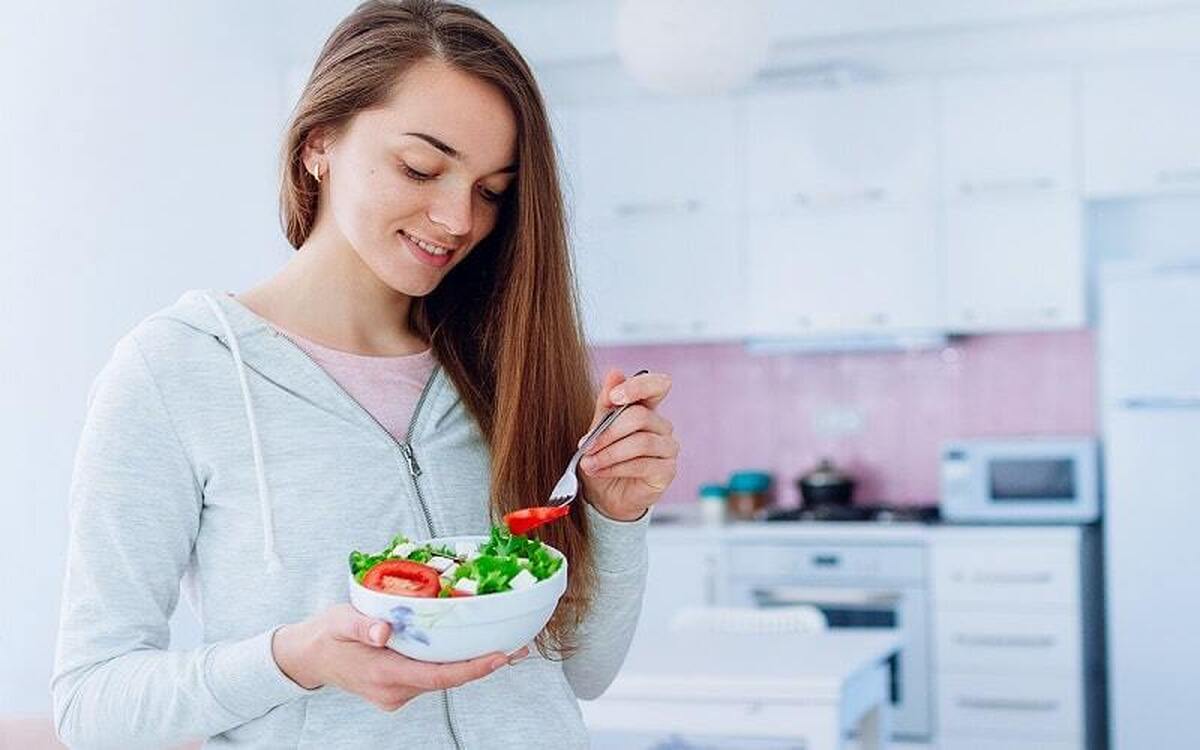 ۷ ماده غذایی موثر برای رشد مو